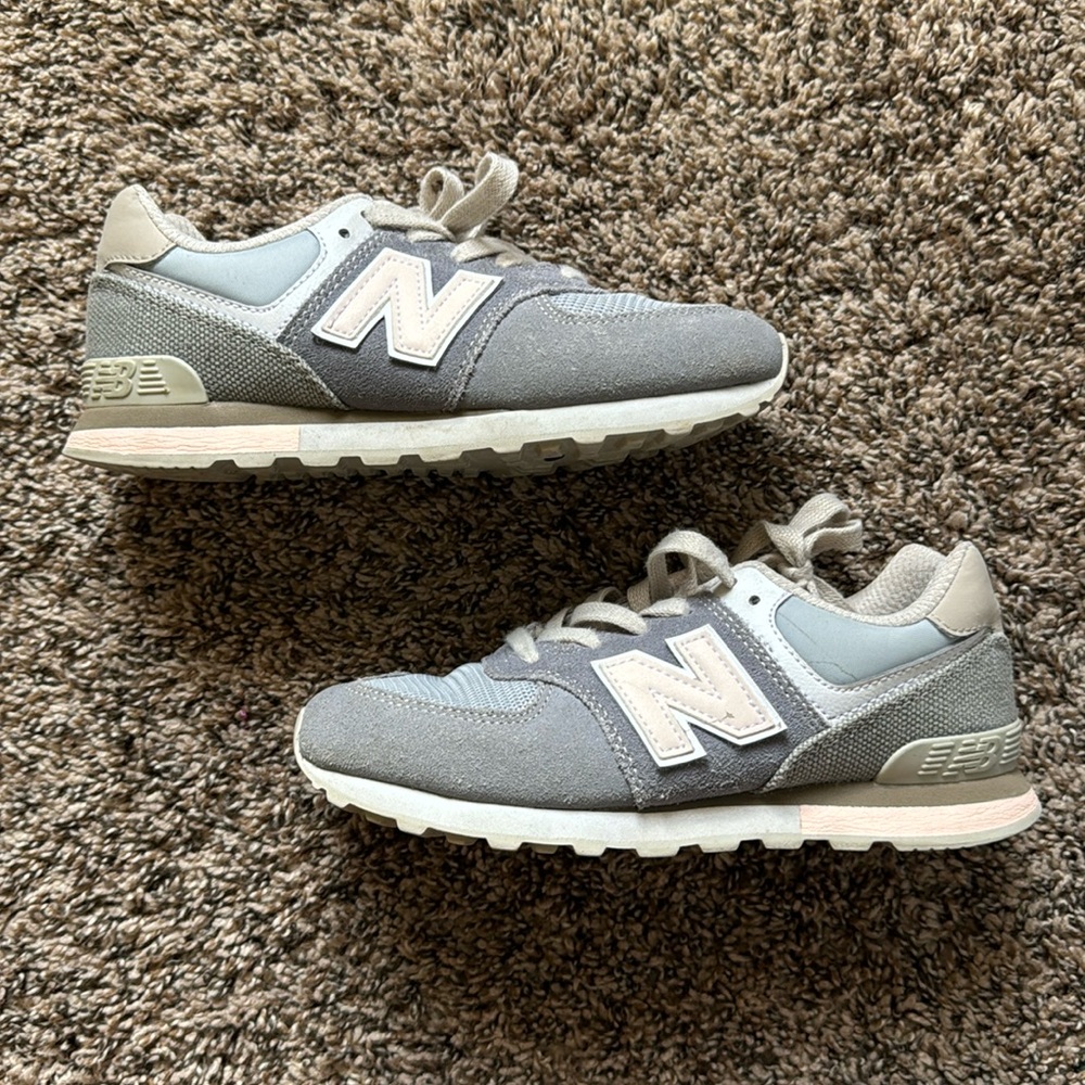 Kids New Balance 574 Like New size 1.5